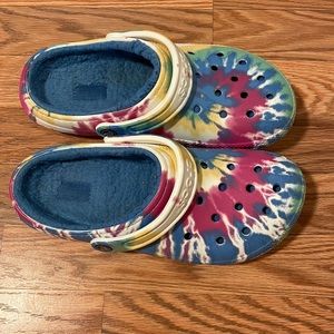 Class Lined Tie-Dye Crocs